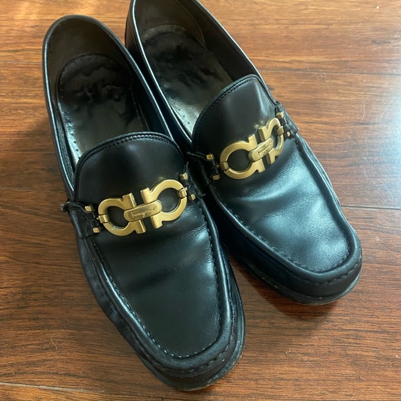 Salvatore Ferragamo Shoes - Salvatore Ferragamo Women Black Leather Loafers size 5.5